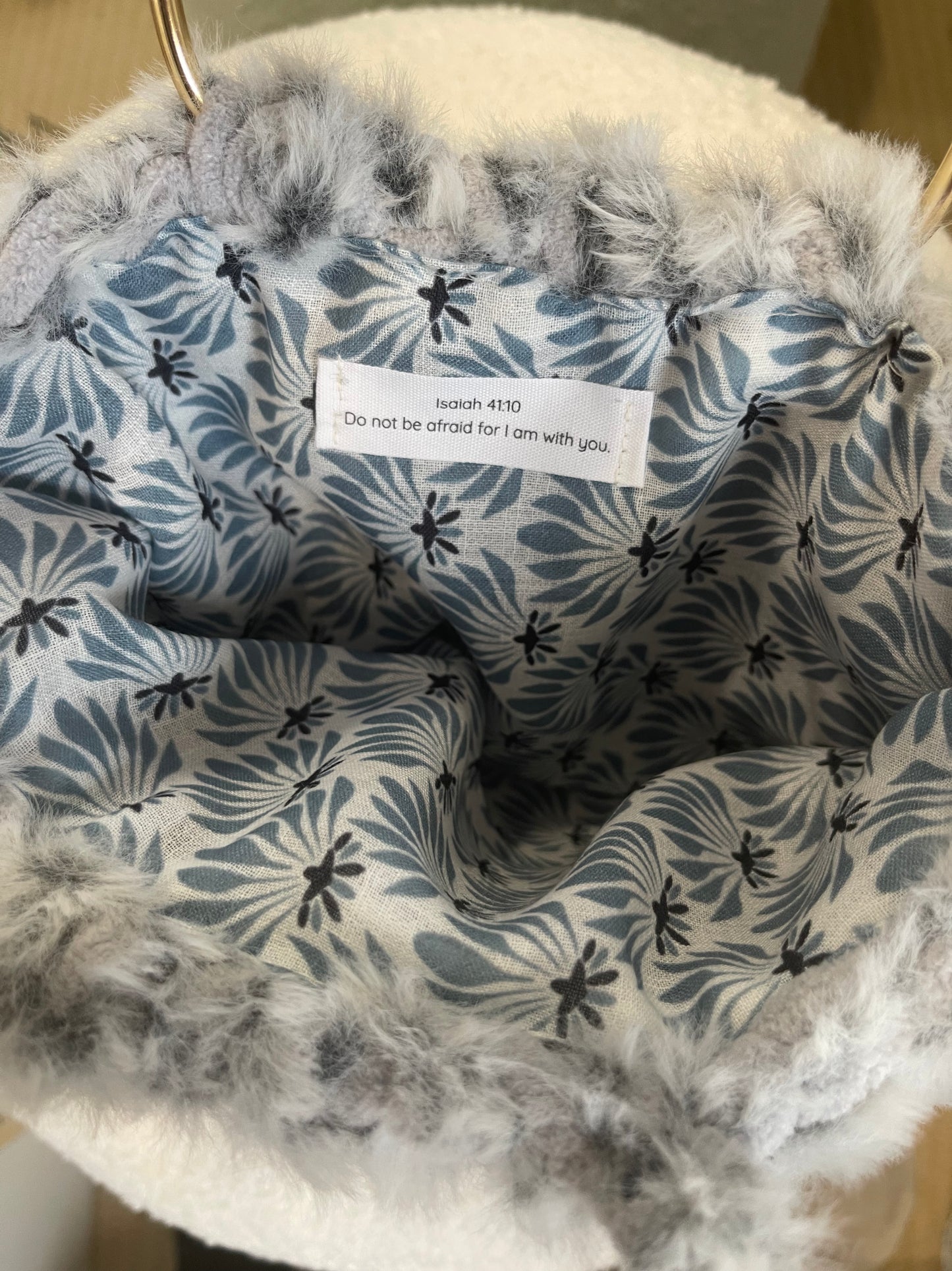 Gentleness Bag in Grey Fluff